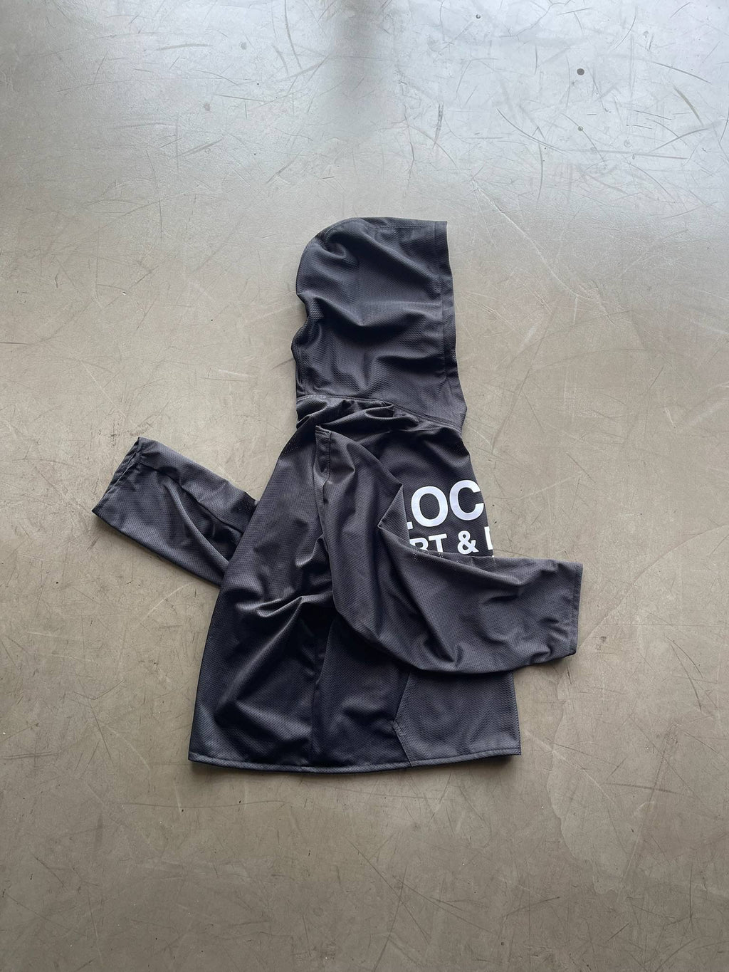 Mesh Hoodie Negra- Boxy